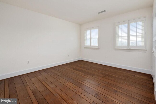 Building Photo - 15321 FALLS