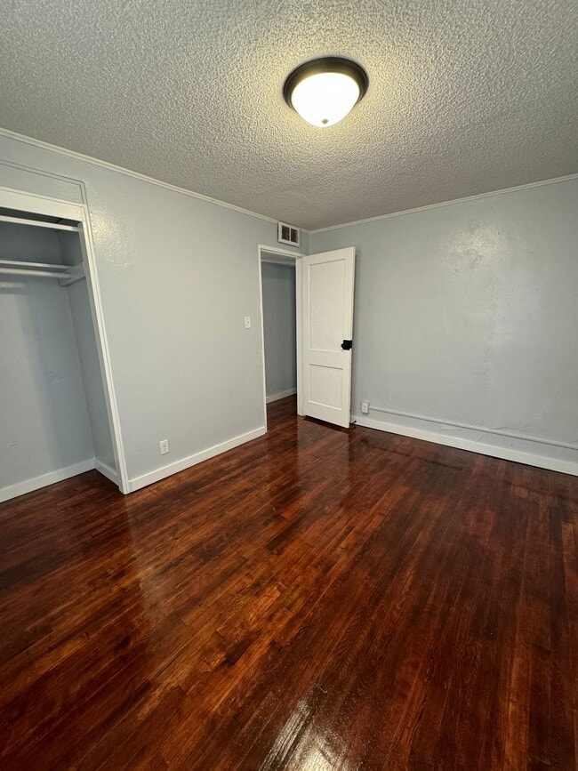 Building Photo - 1505 N Adams St