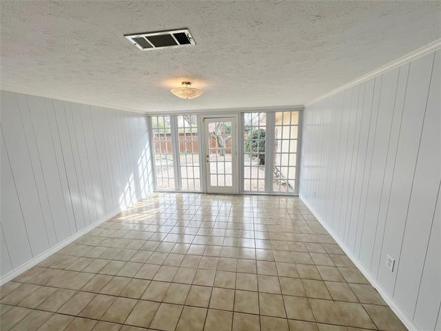 Building Photo - 411 High Brook Dr