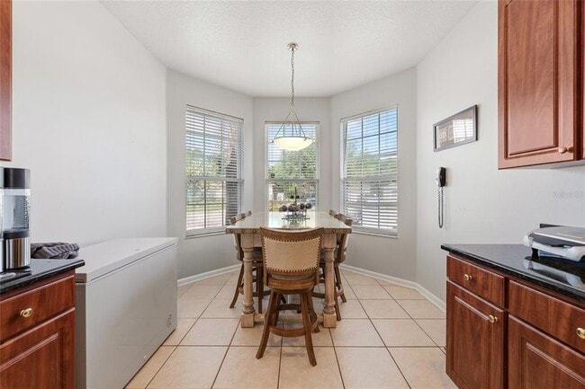 Building Photo - 3180 Stonehurst Cir