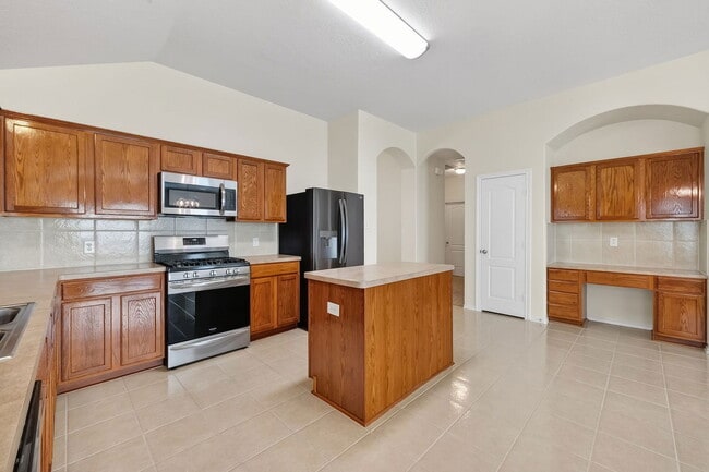 Building Photo - 9830 Lynette Falls Dr