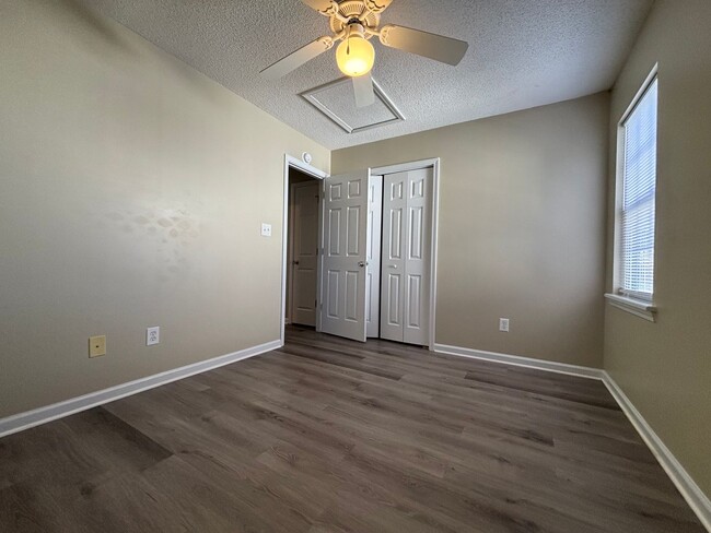 Building Photo - A Treasure in Pirates Cove