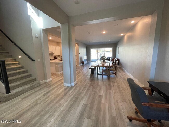 Building Photo - 14030 W Desert Flower Dr