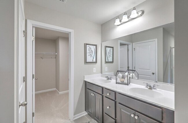 Building Photo - 102 Benelli Dr