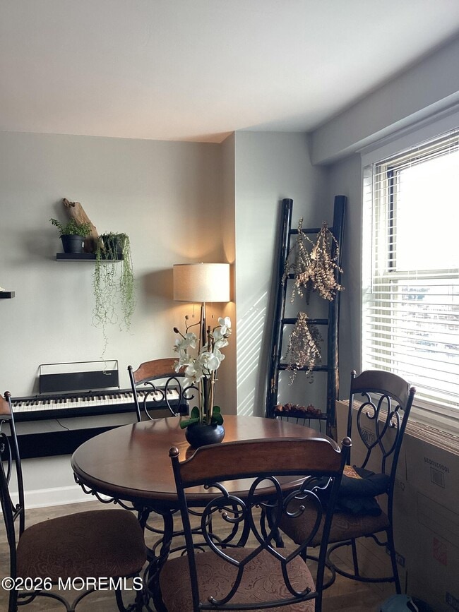 Building Photo - 28 Riverside Ave