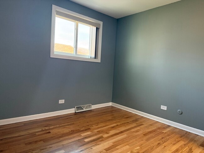 Building Photo - 517 James Ct