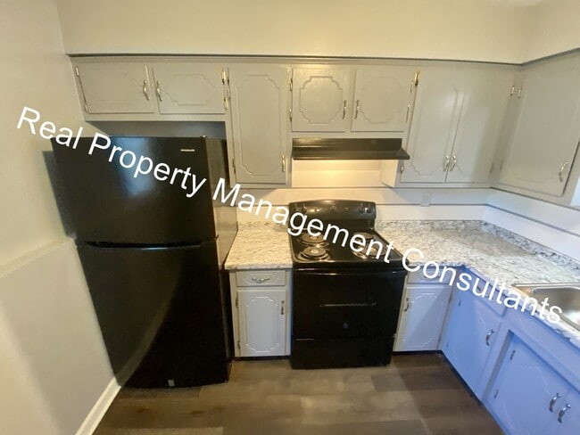 Building Photo - 2 Bedroom Home in Lee's Summit School District