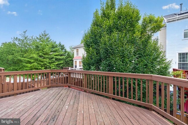 Building Photo - 5950 Ians Way