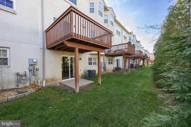 Building Photo - 730 Whitetail Cir