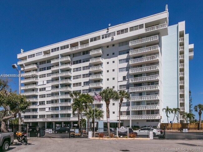 Building Photo - 13155 Ixora Ct