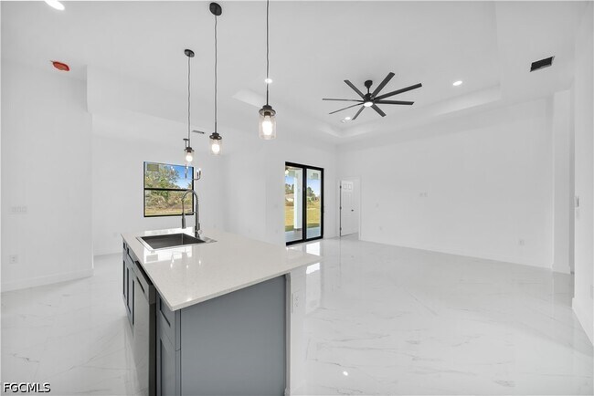 Building Photo - 334 Ranch Ave