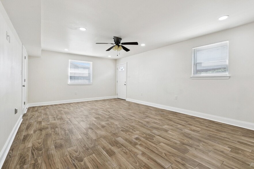 Building Photo - 1661 Jo Ann Pl