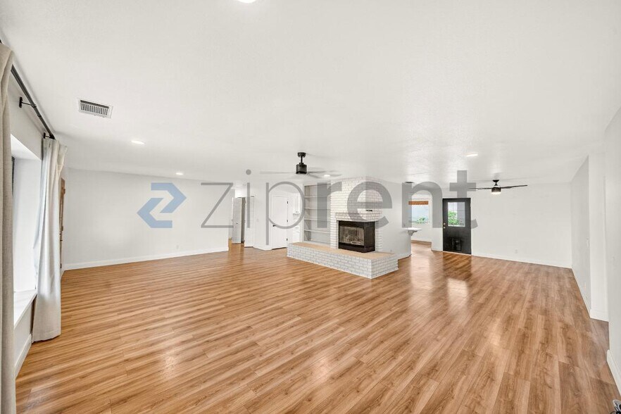 Building Photo - 7211 Amanda Way