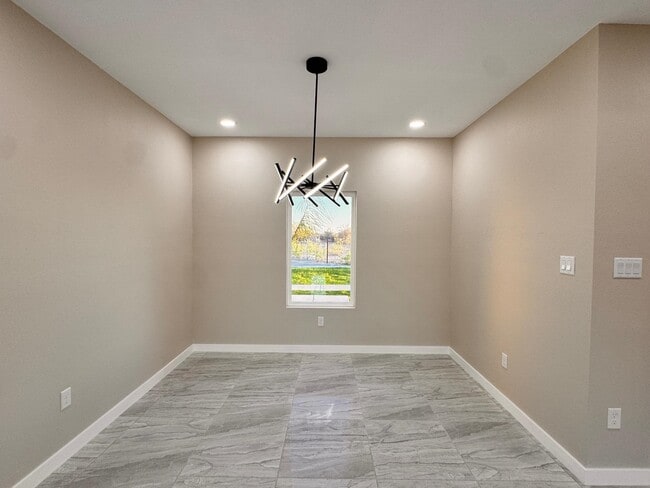 Building Photo - 6702 El Bosal Ln