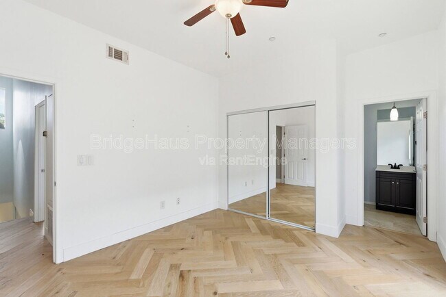 Building Photo - 4147 Bachman Pl