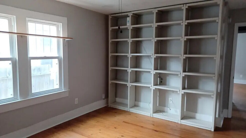 Building Photo - 2218 Gibson Ave