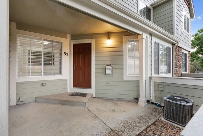 Building Photo - Spacious 2 Bedroom, 2.5 Bath Townhome in Desirable South Fort Collins
