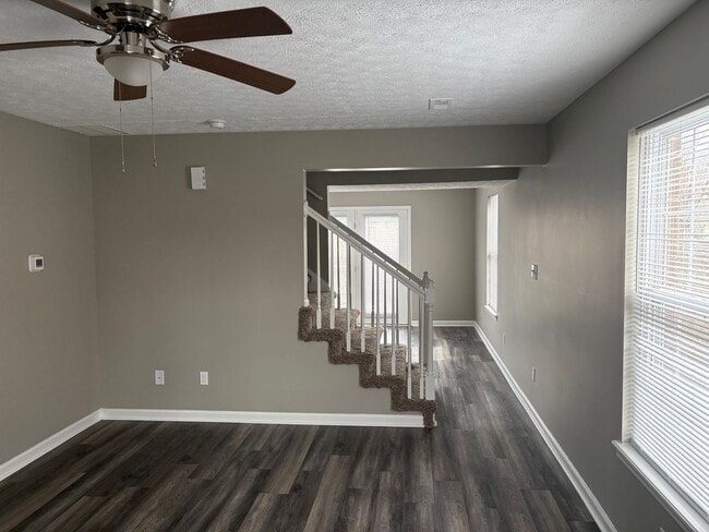 Building Photo - 804 Barry Ct