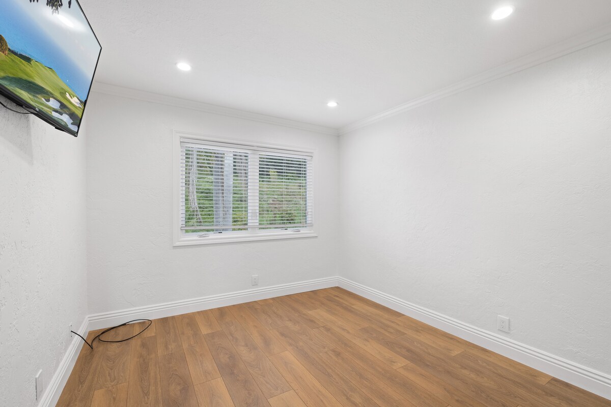 Building Photo - 4013 Via Manzana