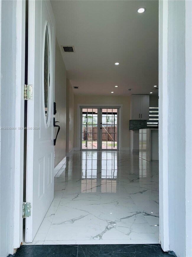 Building Photo - 17010 NW 53rd Ave