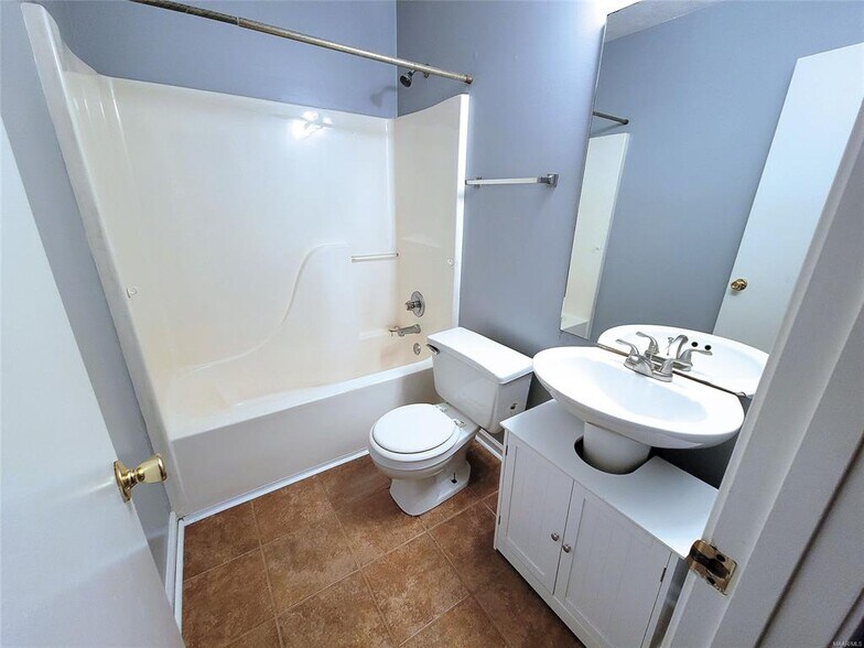 Building Photo - 3248 Meadow Walk Ln