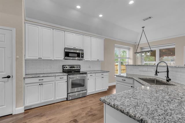 Building Photo - 754 Monterey Dr