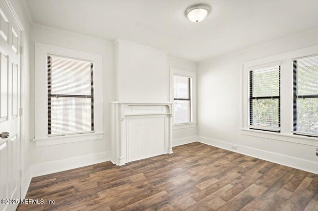 Building Photo - 1514 McDuff Ave S