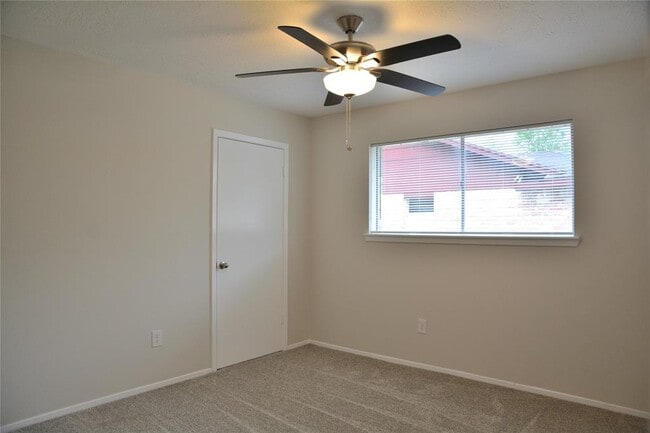 Building Photo - 16202 Barcelona Dr