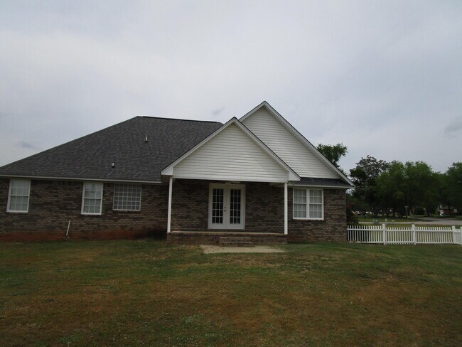 Building Photo - 6620 J J Roberts Dr