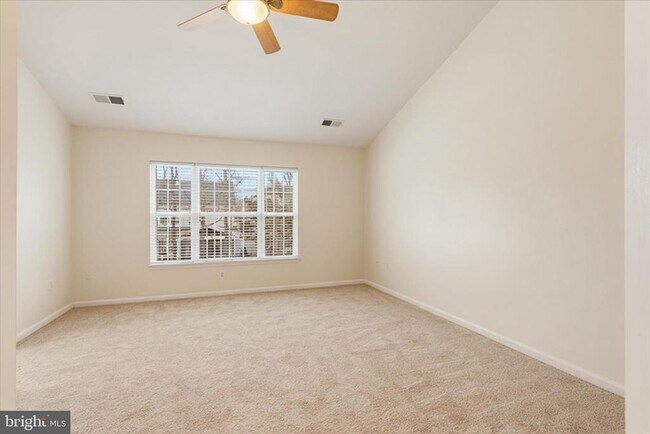 Building Photo - 43438 Oxen Ln