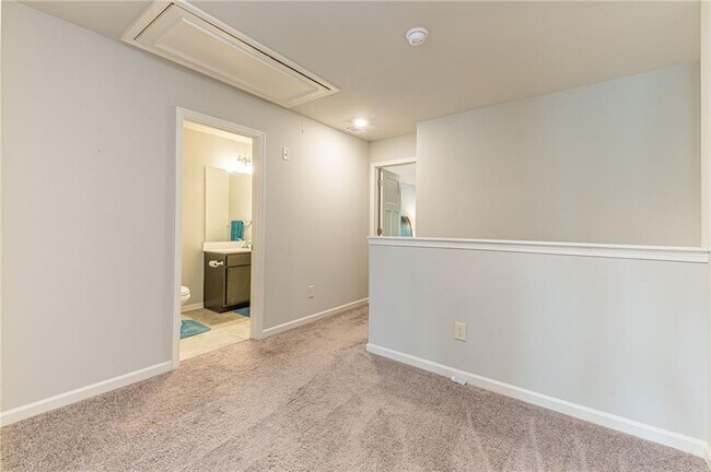 Building Photo - 1380 Sugar Glen Ct