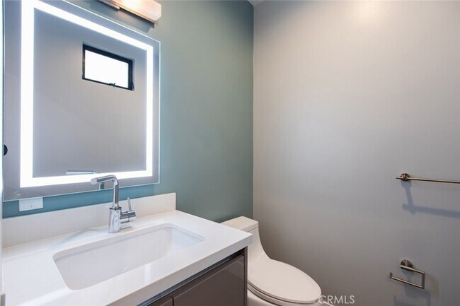 Building Photo - 330 Salem St