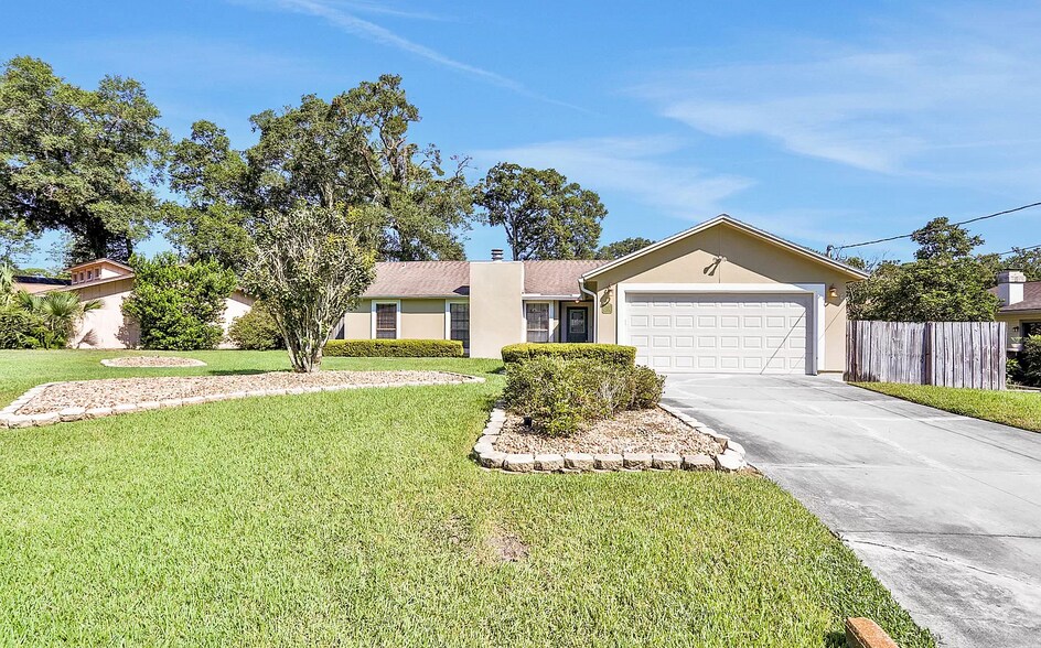 Primary Photo - 3455 Remler Dr S