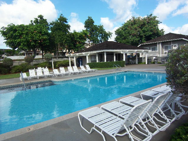 Building Photo - ROYAL PALMS studio, pkg, W/D, patio, pool