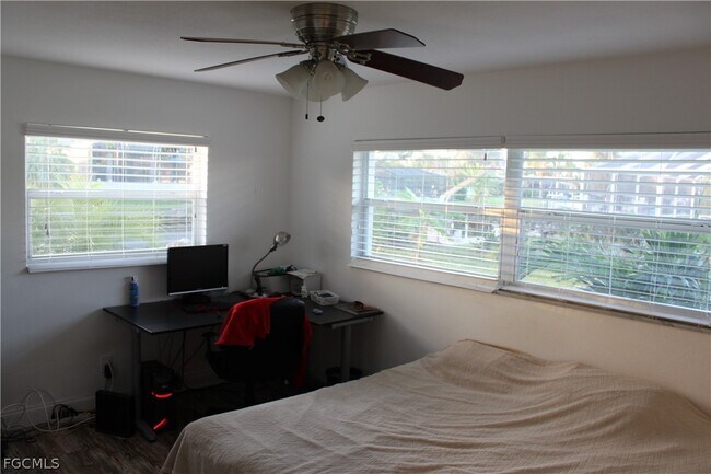 Building Photo - 5354 Coral Ave