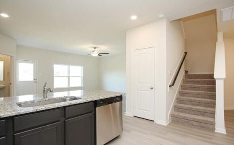 Building Photo - 545 Bains St