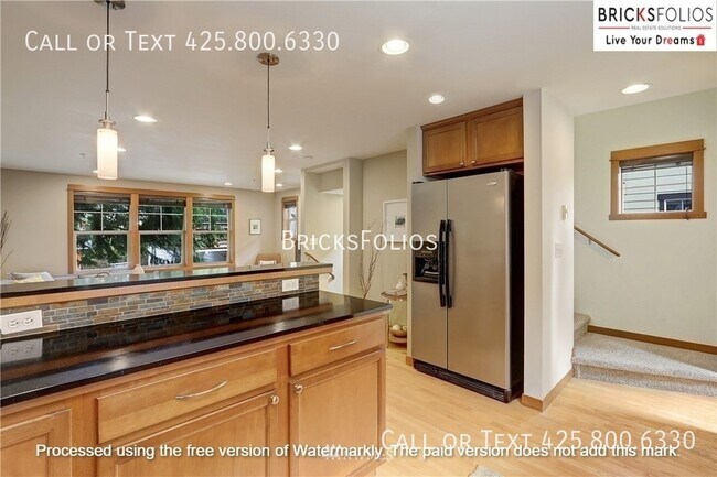 Building Photo - 11316 8th Ave NE