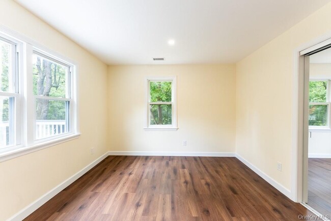 Building Photo - 745 Peekskill Hollow Rd