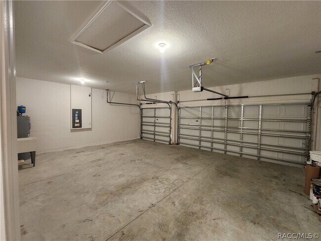 Building Photo - 88 Linder Dr