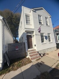 Building Photo - 40 Poinsett St