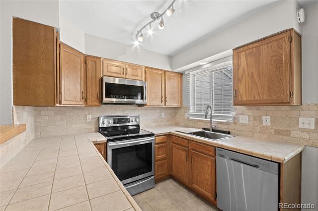 Building Photo - 10857 Summerset Way