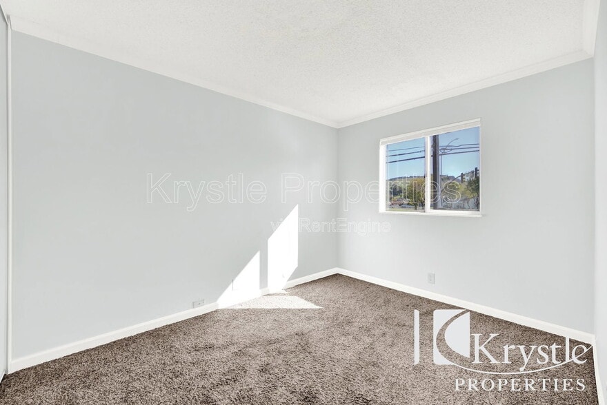 Building Photo - 121 Radcliffe Dr