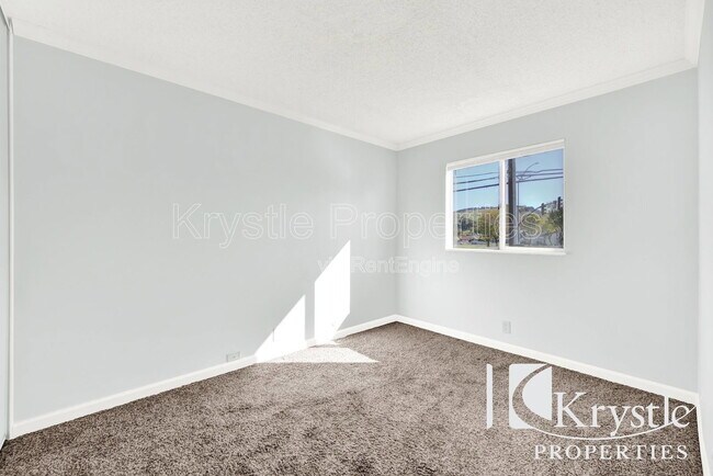 Building Photo - 121 Radcliffe Dr