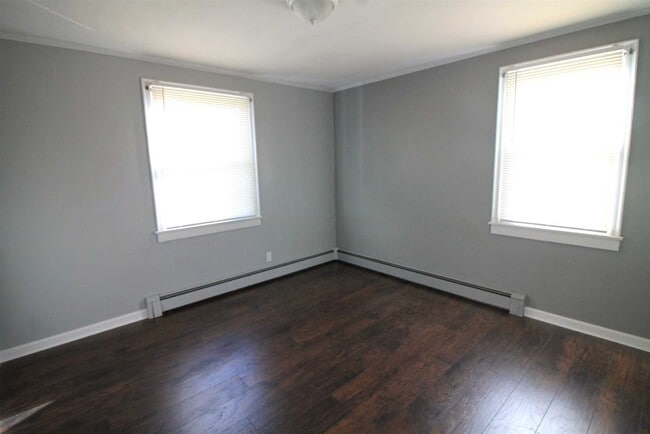 Building Photo - 13 Spackenkill Rd