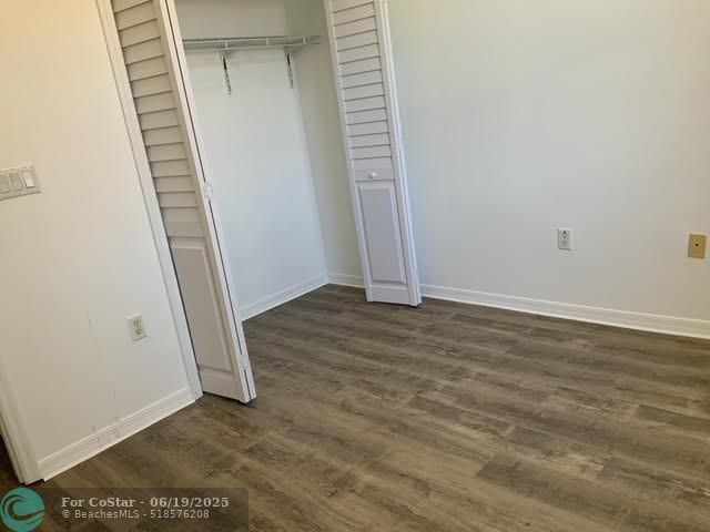 Building Photo - 614 SW 106th Ave