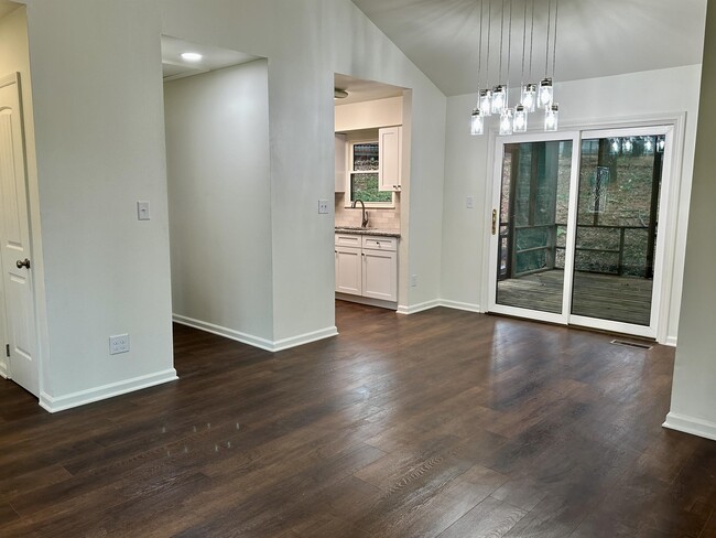 Building Photo - 2413 Pentland Dr