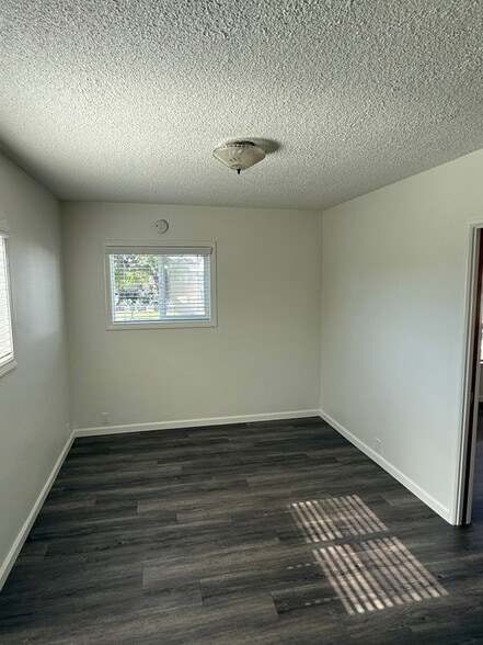 Building Photo - 24800 Walnut St