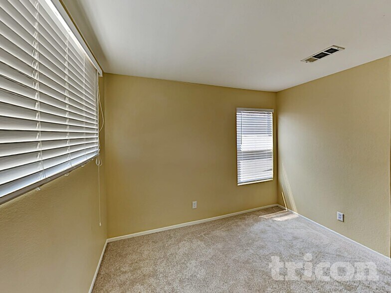 Building Photo - 1631 Raspberry Hill Rd