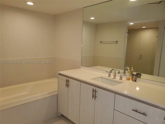 Building Photo - 3000 Island 2603 Is