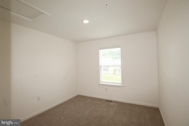 Building Photo - 2445 Spring Water Cir